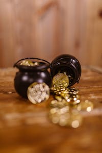 New Year Money Mindset: Essential Oils for Financial Stress Relief